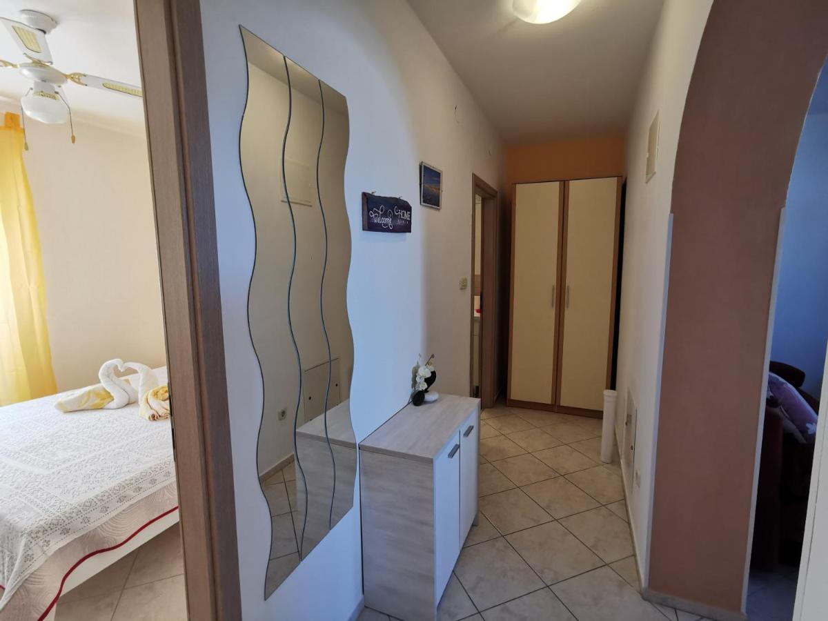 Apartments With A Swimming Pool Punat, Krk - 5378 Екстер'єр фото